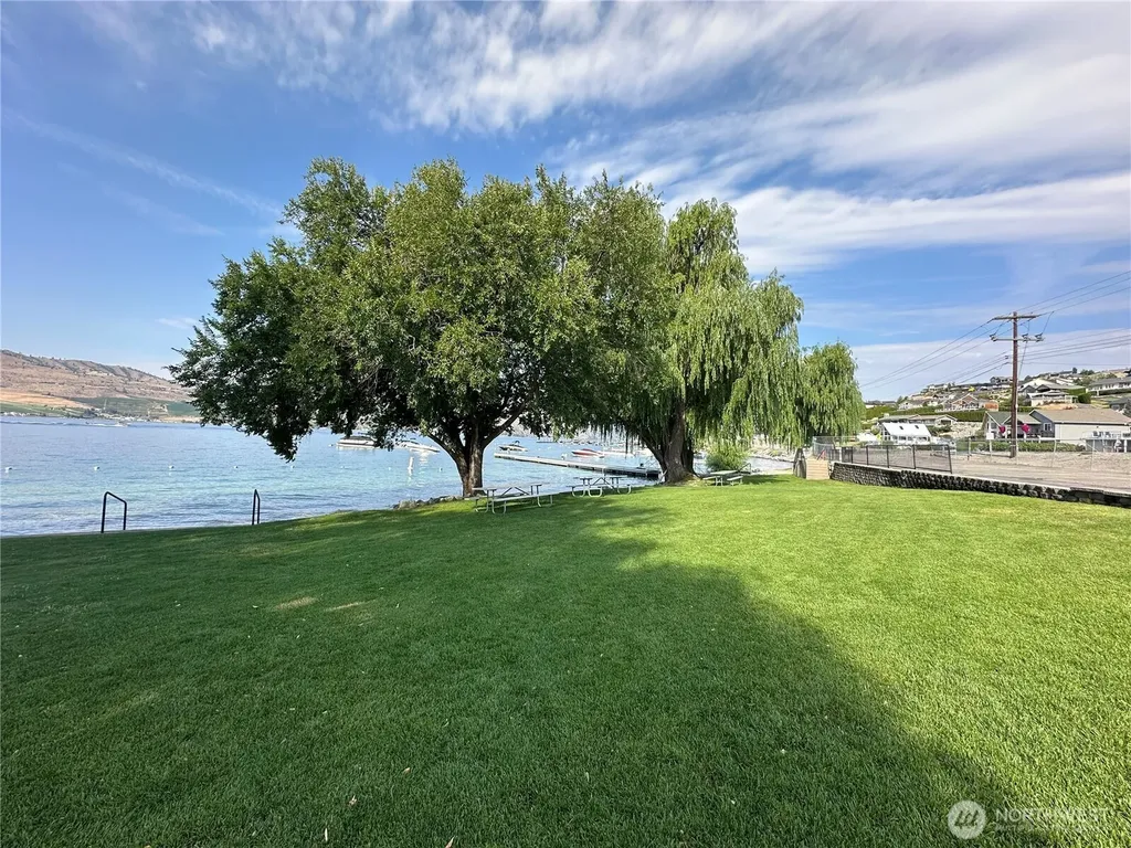 211 Pinnacle Place Chelan WA 98816