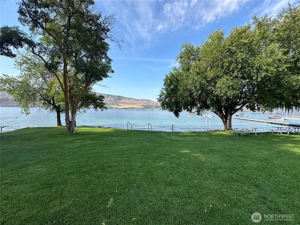 211 Pinnacle Place Chelan WA 98816
