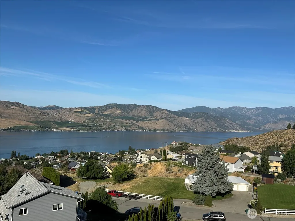 211 Pinnacle Place Chelan WA 98816