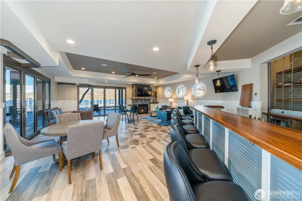 1350 W Woodin Avenue Chelan WA 98816