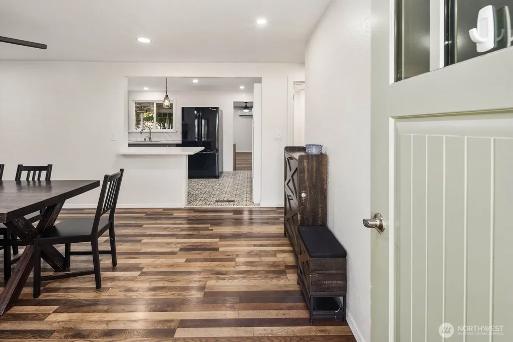 9808 Lawndale Avenue SW Lakewood WA 98498