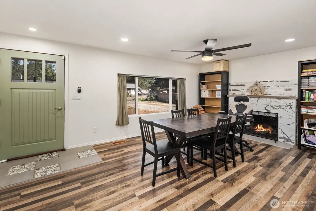 9808 Lawndale Avenue SW Lakewood WA 98498