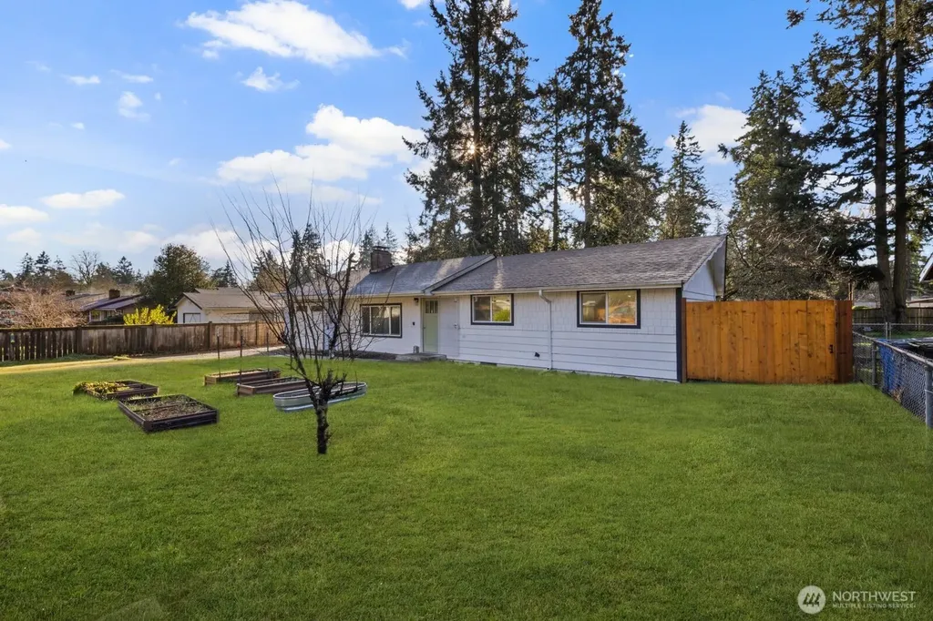 9808 Lawndale Avenue SW Lakewood WA 98498