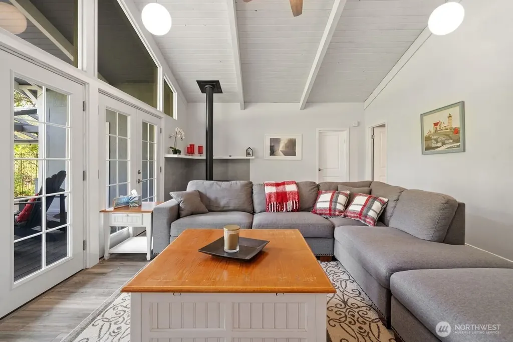 560 Mountain Trail Road Brinnon WA 98320
