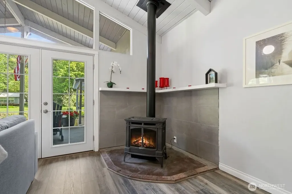 560 Mountain Trail Road Brinnon WA 98320