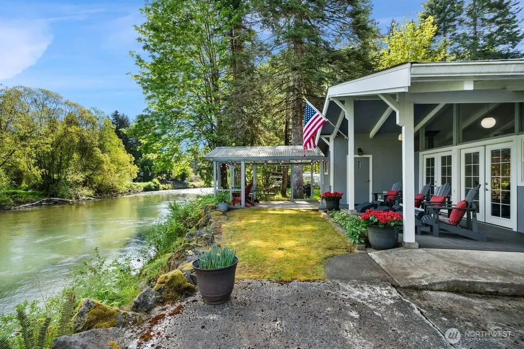 560 Mountain Trail Road Brinnon WA 98320