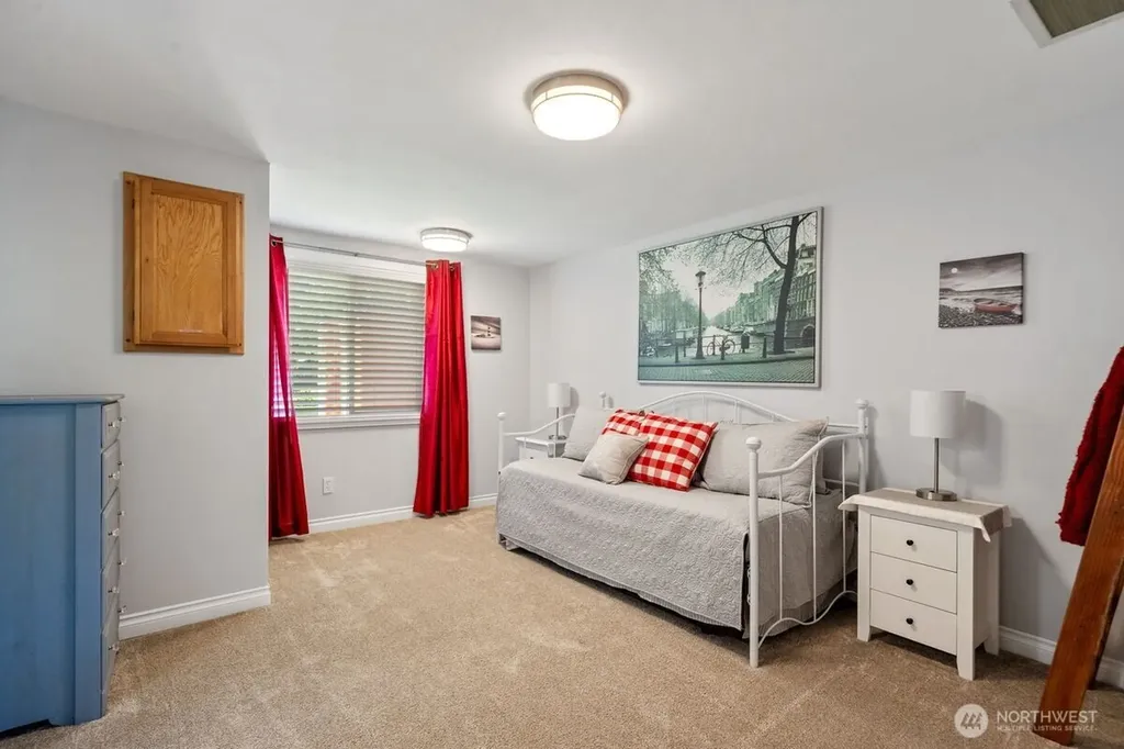 560 Mountain Trail Road Brinnon WA 98320