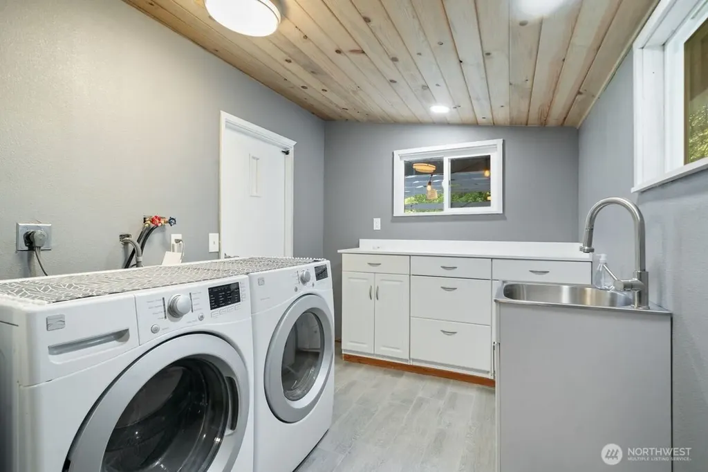 560 Mountain Trail Road Brinnon WA 98320