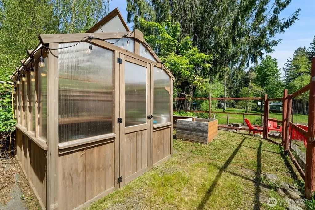 560 Mountain Trail Road Brinnon WA 98320