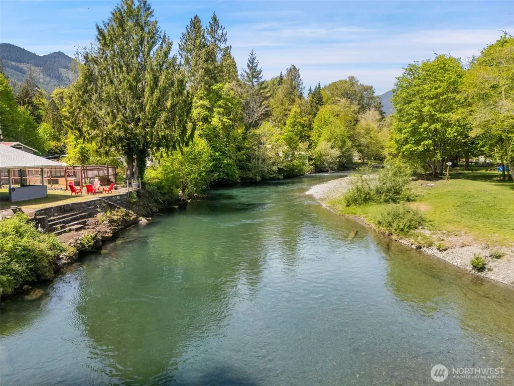 560 Mountain Trail Road Brinnon WA 98320