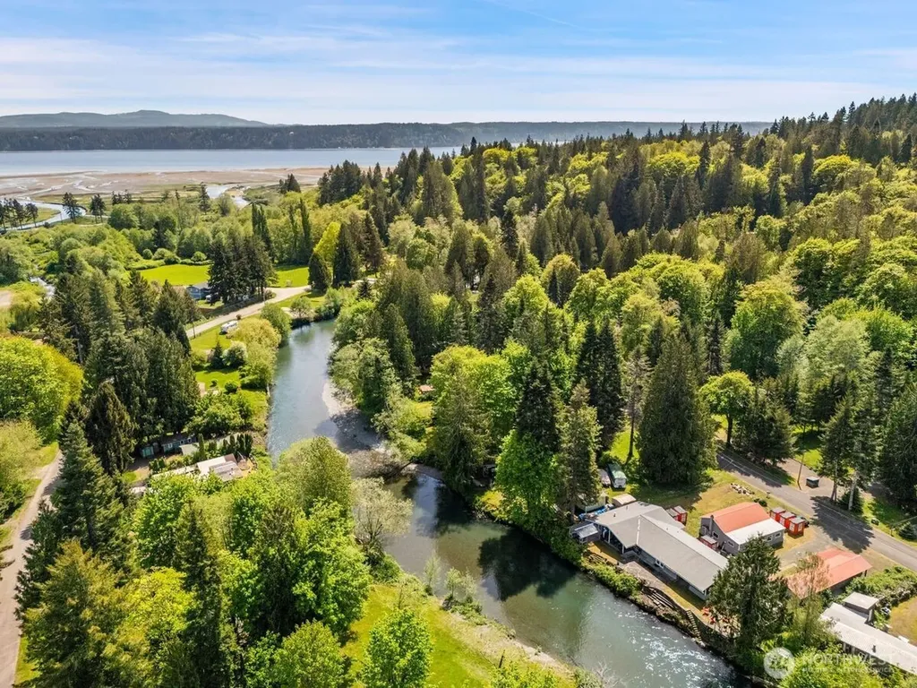 560 Mountain Trail Road Brinnon WA 98320