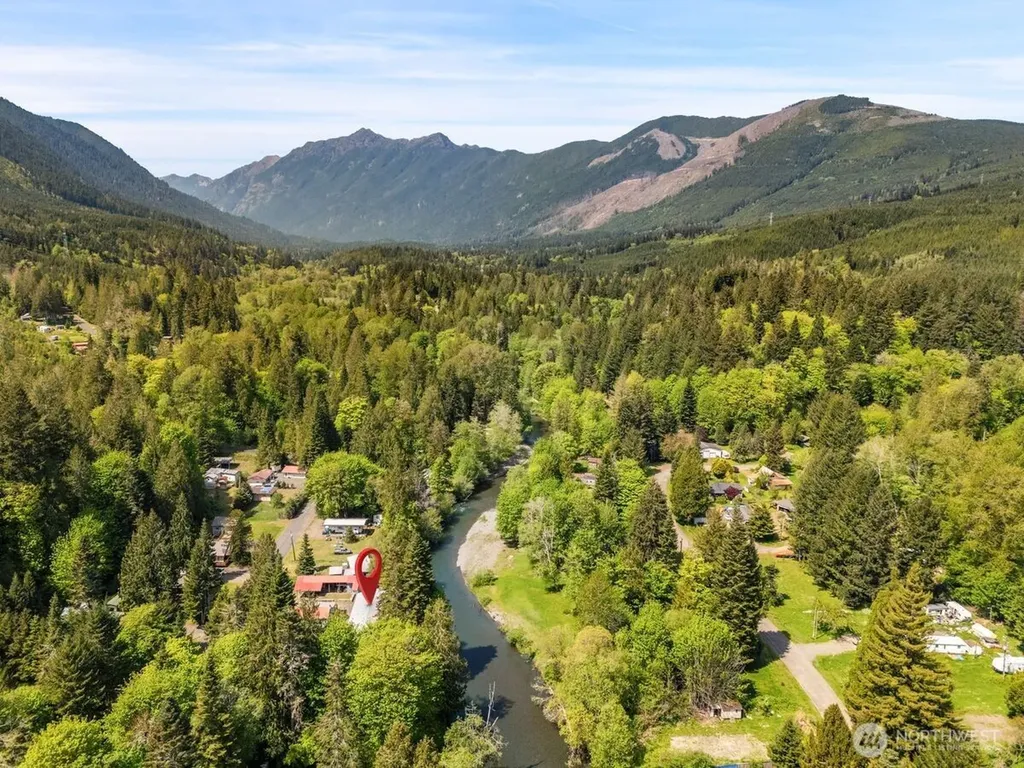 560 Mountain Trail Road Brinnon WA 98320