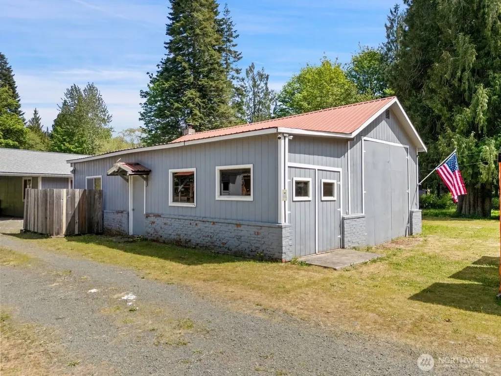 560 Mountain Trail Road Brinnon WA 98320