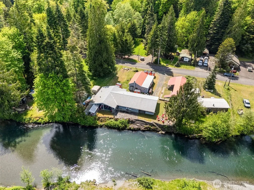 560 Mountain Trail Road Brinnon WA 98320