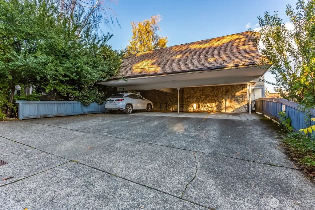 1214 Taylor Avenue N Seattle WA 98109