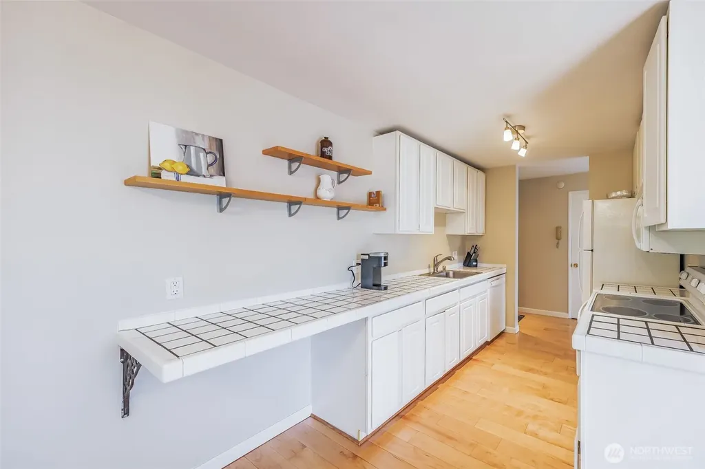 1214 Taylor Avenue N Seattle WA 98109