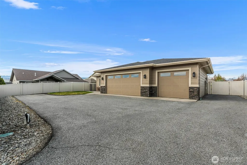 3512 Dianna Way Wenatchee WA 98801