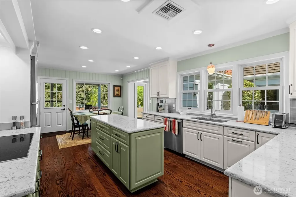 11309 Clovercrest Drive SW Lakewood WA 98499