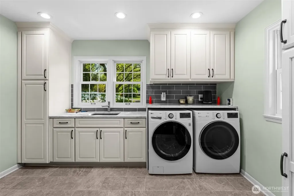 11309 Clovercrest Drive SW Lakewood WA 98499