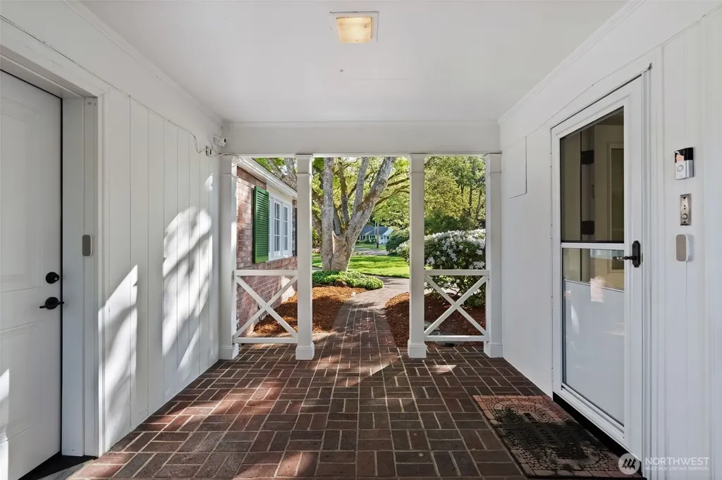 11309 Clovercrest Drive SW Lakewood WA 98499