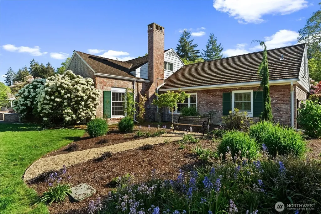 11309 Clovercrest Drive SW Lakewood WA 98499