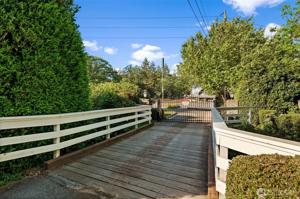 11309 Clovercrest Drive SW Lakewood WA 98499