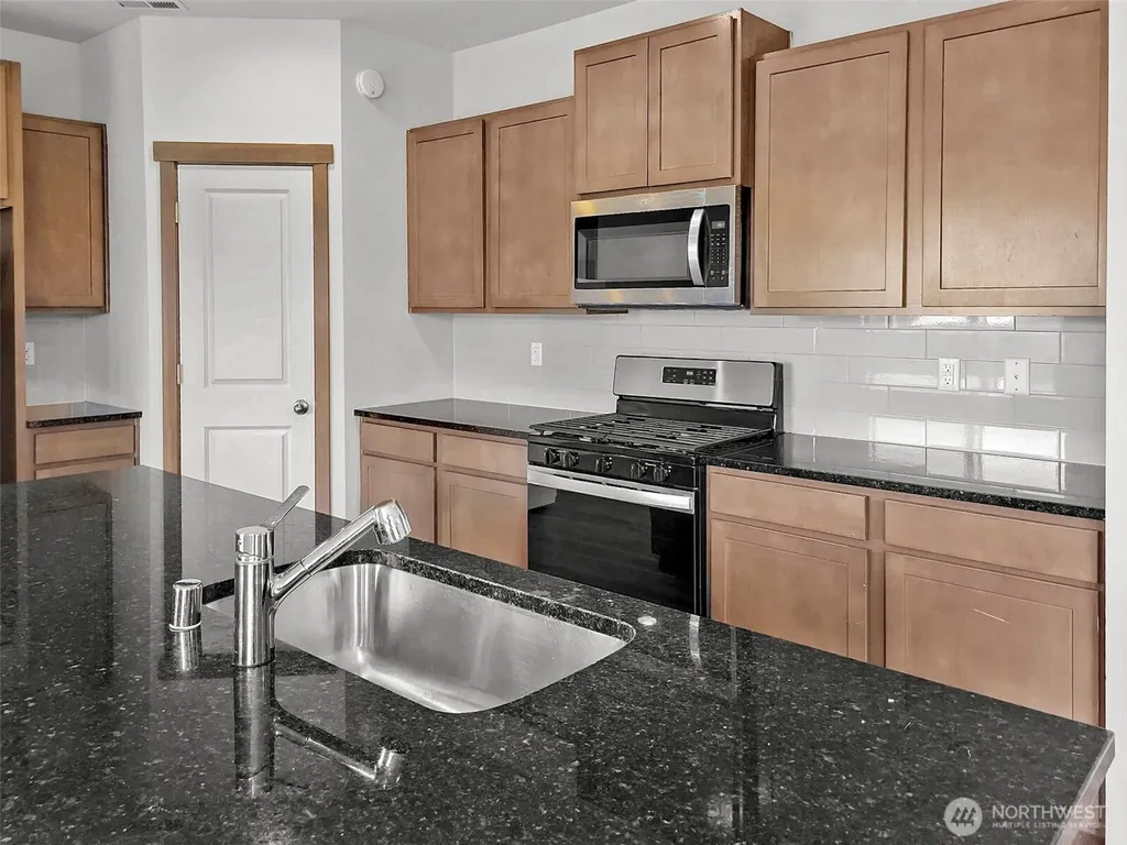 511 Debbie Drive Sedro Woolley WA 98284