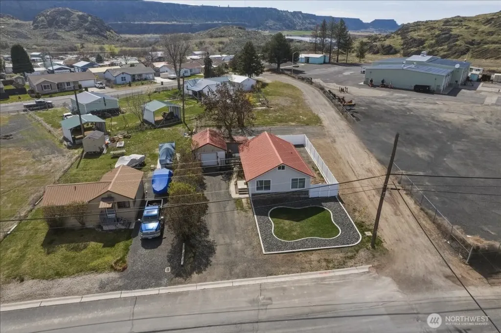 328 Sunny Drive Electric City WA 99123