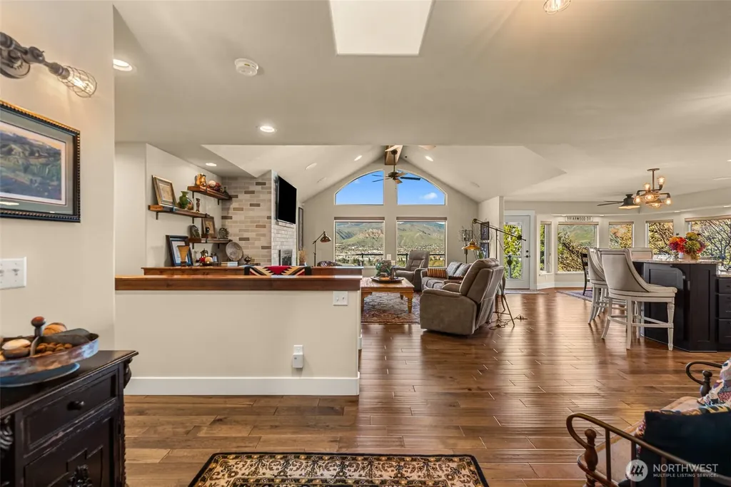 810 Briarwood Drive East Wenatchee WA 98802