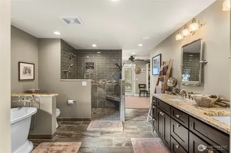 810 Briarwood Drive East Wenatchee WA 98802