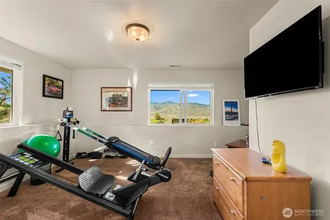 810 Briarwood Drive East Wenatchee WA 98802