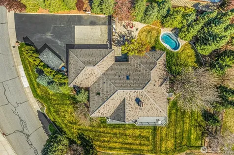810 Briarwood Drive East Wenatchee WA 98802