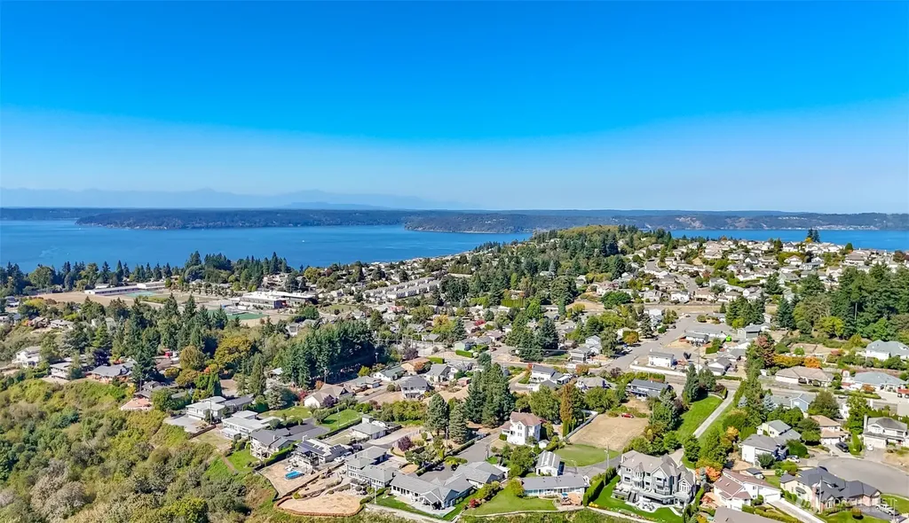 4516 Browns Point Boulevard NE Tacoma WA 98422