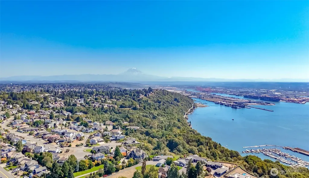 4516 Browns Point Boulevard NE Tacoma WA 98422