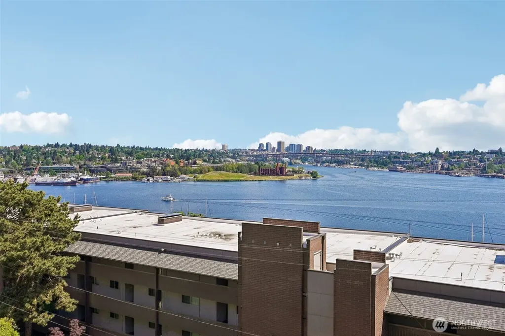 2134 Waverly Place N Seattle WA 98109