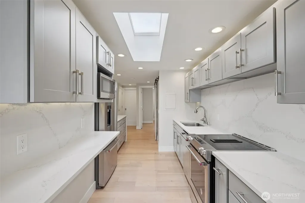 2134 Waverly Place N Seattle WA 98109