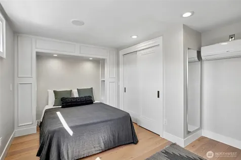2134 Waverly Place N Seattle WA 98109