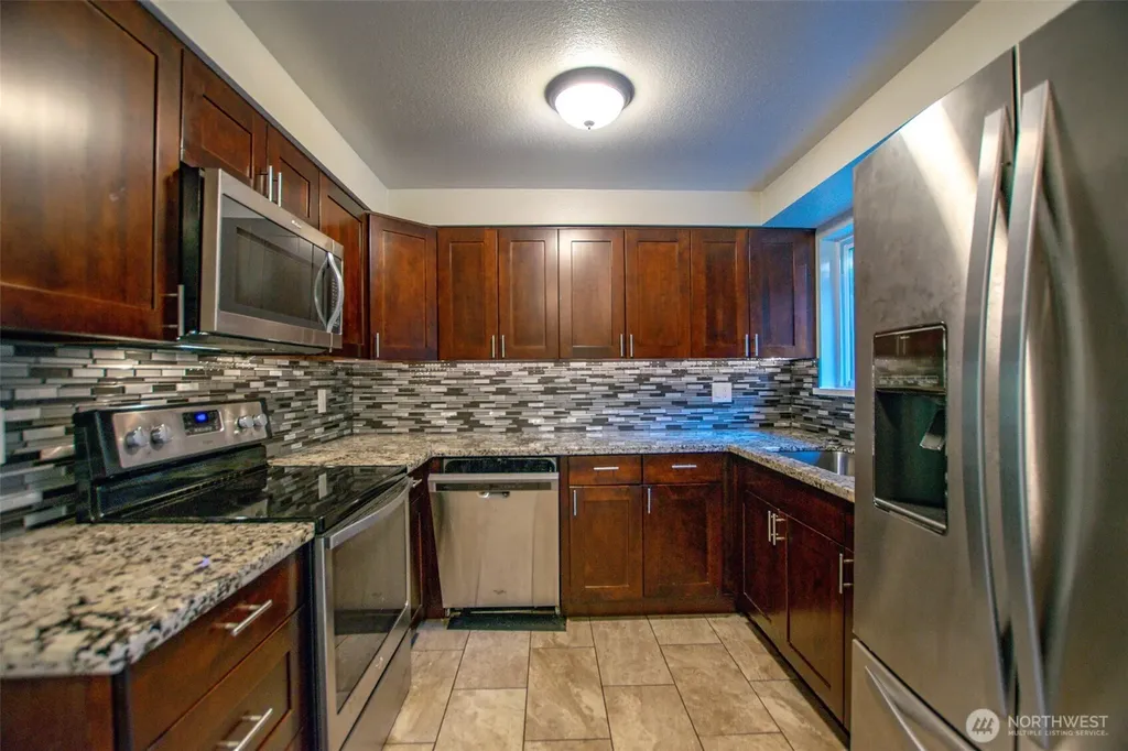 55 Meadowood Drive Elma WA 98541