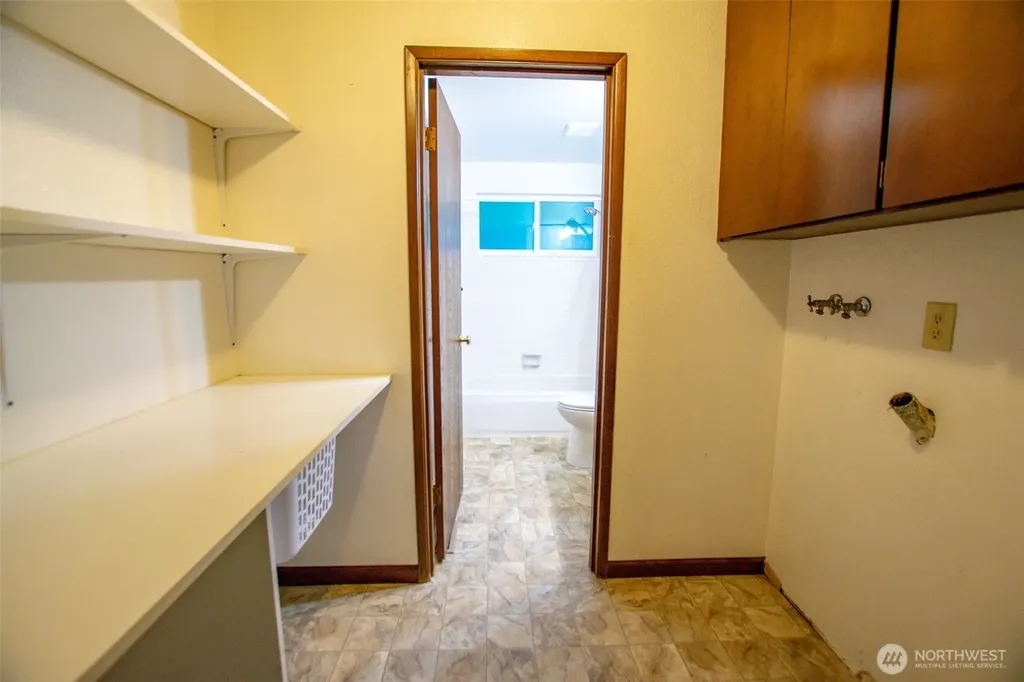 55 Meadowood Drive Elma WA 98541