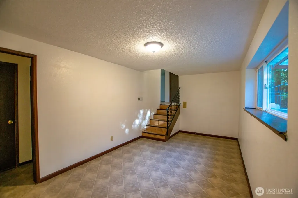 55 Meadowood Drive Elma WA 98541