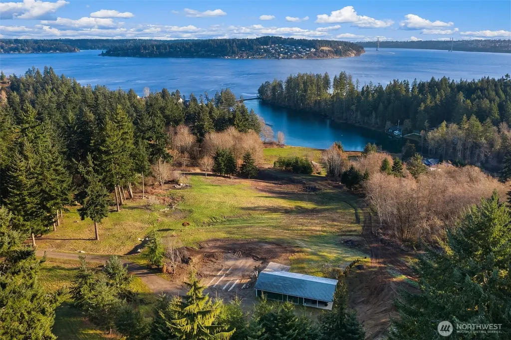 1157 12th Avenue Fox Island WA 98333