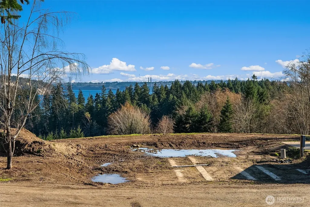 1157 12th Avenue Fox Island WA 98333