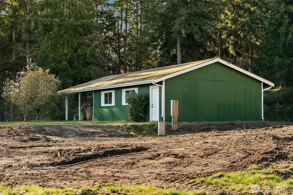 1157 12th Avenue Fox Island WA 98333