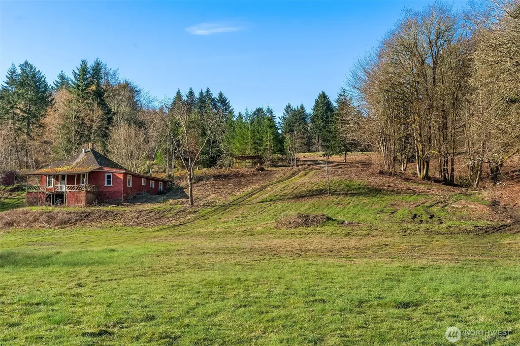 1157 12th Avenue Fox Island WA 98333
