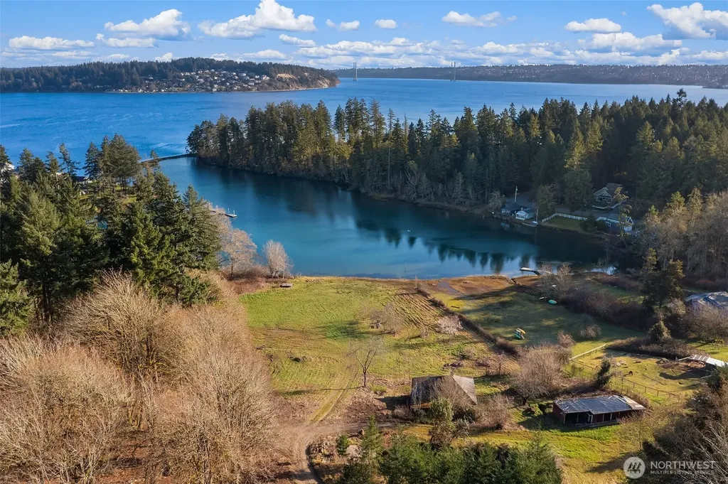1157 12th Avenue Fox Island WA 98333