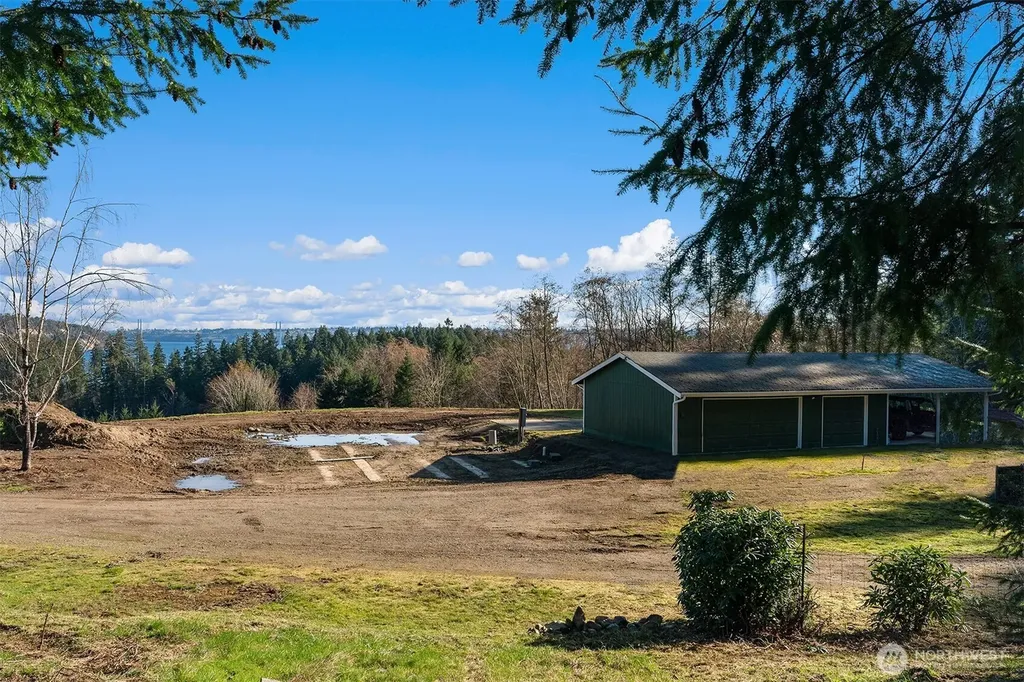 1157 12th Avenue Fox Island WA 98333