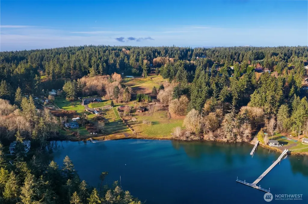 1157 12th Avenue Fox Island WA 98333