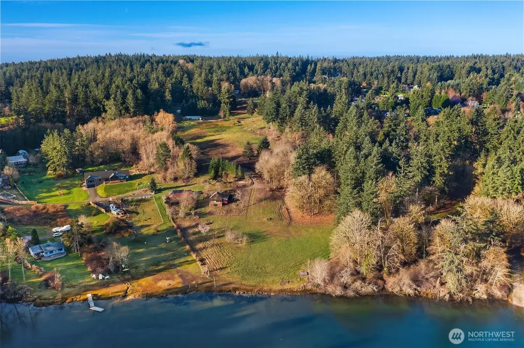 1157 12th Avenue Fox Island WA 98333
