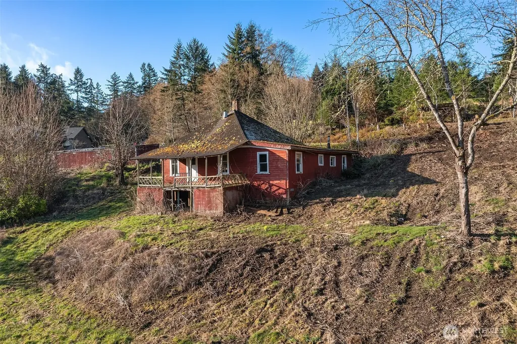 1157 12th Avenue Fox Island WA 98333