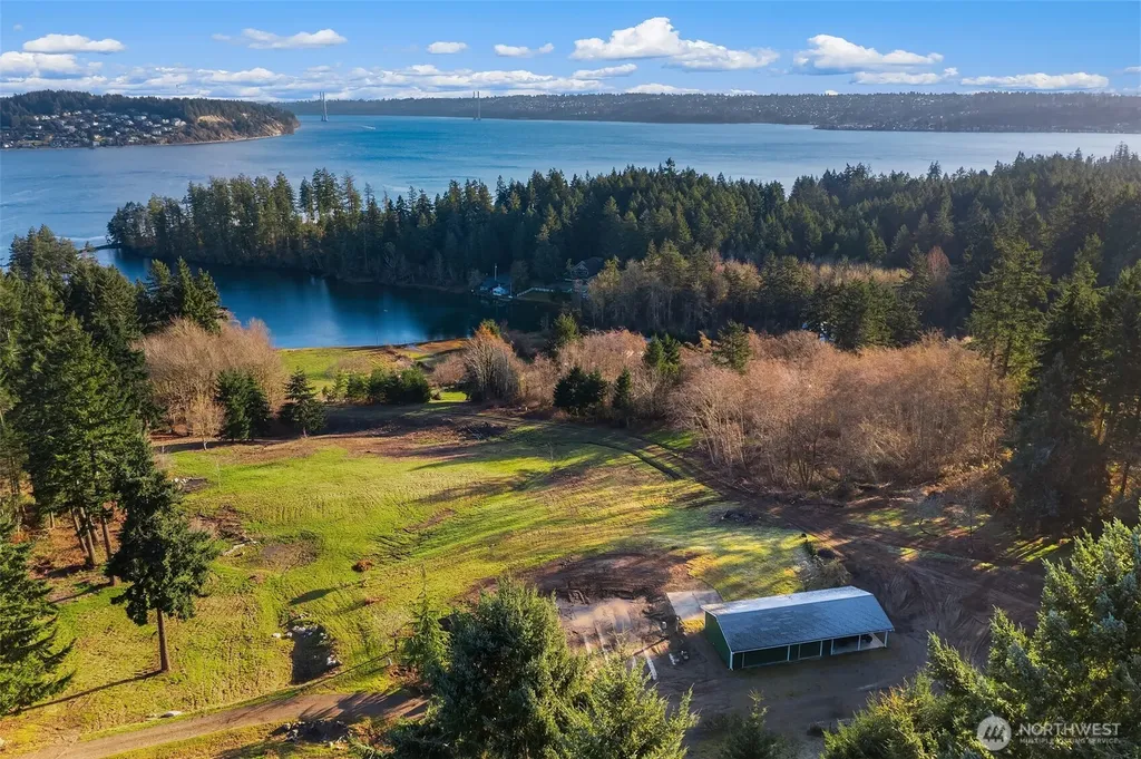 1157 12th Avenue Fox Island WA 98333